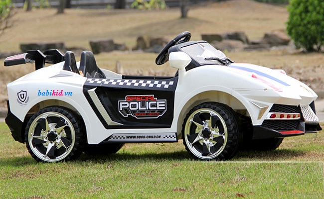 Ô tô điện trẻ em 2 động cơ 2117 màu trắng