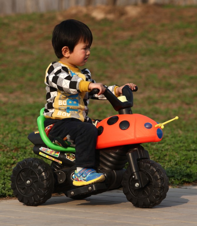 xe máy điện trẻ em babikid hình con kiến